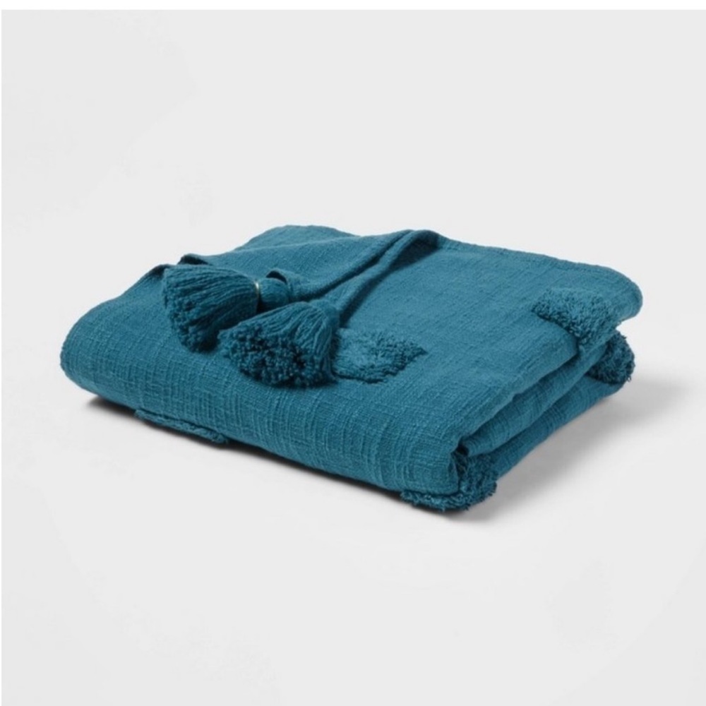 NWT 60"x80" Global Tufted Throw Blanket with Tassels Teal - Threshold